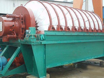 Disc-type vacuum filter