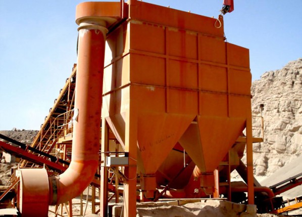 Dust collector of impact crusher