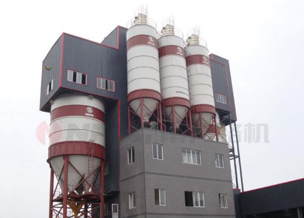 Ladder-type dry-mixed mortar mixing equipment